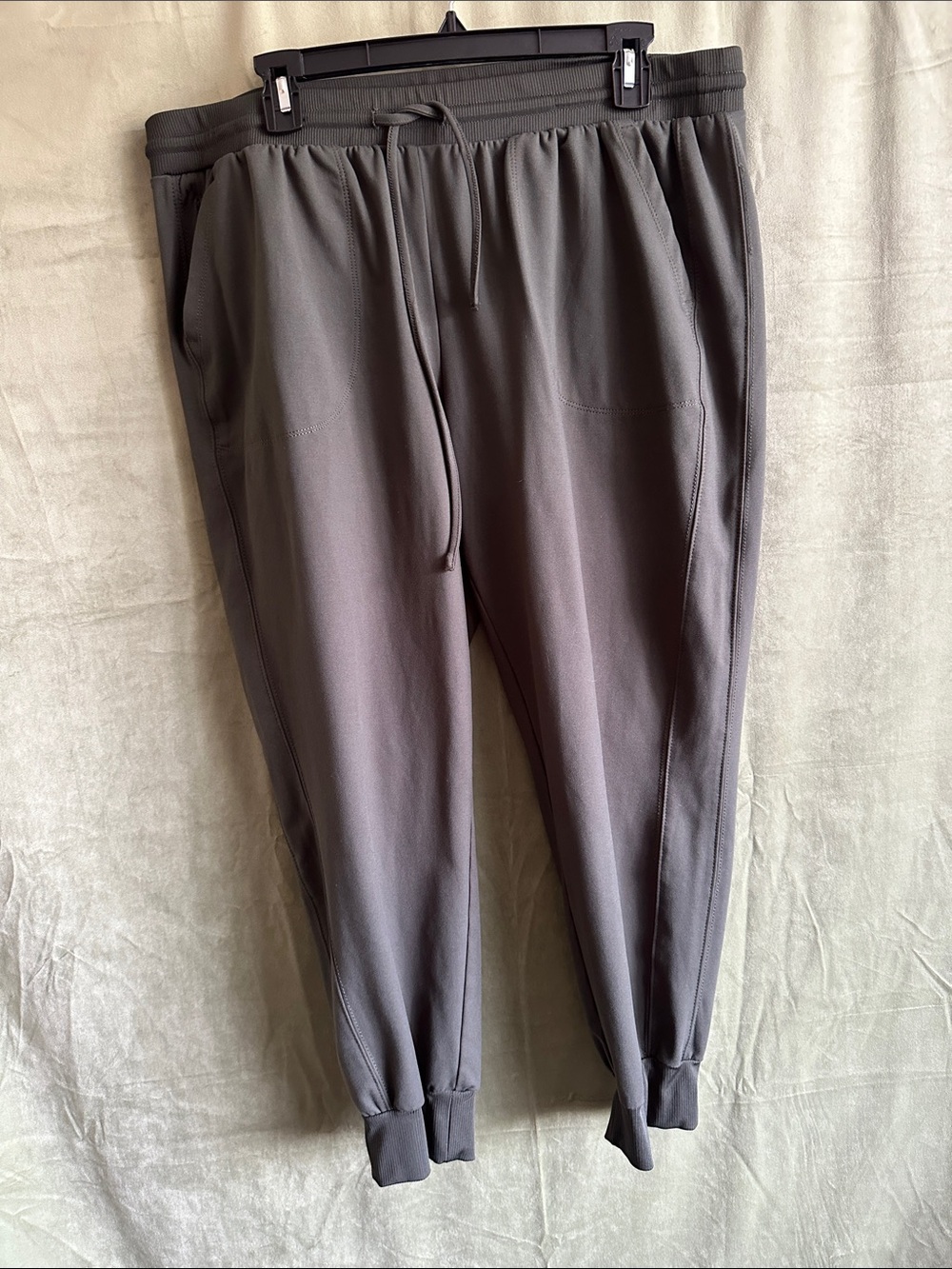 #987 Zac & Rachel Charcoal Gray Women's Jogger Pants